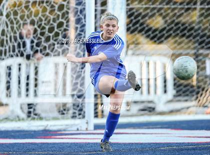 Thumbnail 3 in El Segundo @ Viewpoint (CIFSS D4 Playoff) photogallery.
