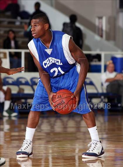 Thumbnail 1 in Chavez vs. De Soto (McDonald's Texas Invitational) photogallery.