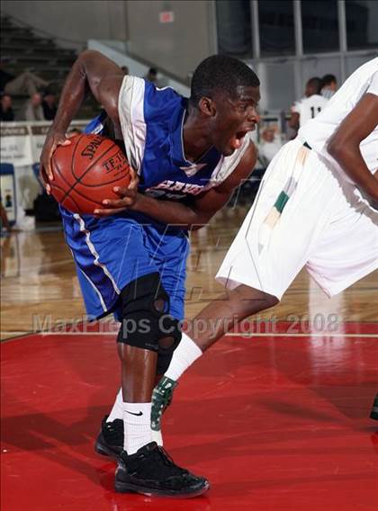 Thumbnail 3 in Chavez vs. De Soto (McDonald's Texas Invitational) photogallery.