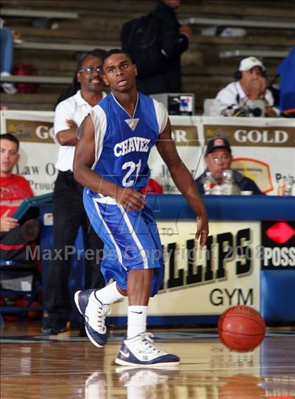 Thumbnail 2 in Chavez vs. De Soto (McDonald's Texas Invitational) photogallery.