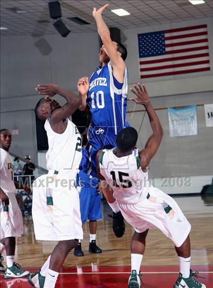 Thumbnail 1 in Chavez vs. De Soto (McDonald's Texas Invitational) photogallery.