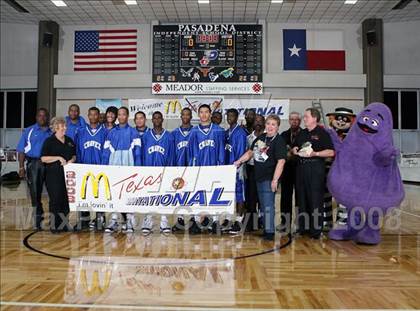 Thumbnail 3 in Chavez vs. De Soto (McDonald's Texas Invitational) photogallery.