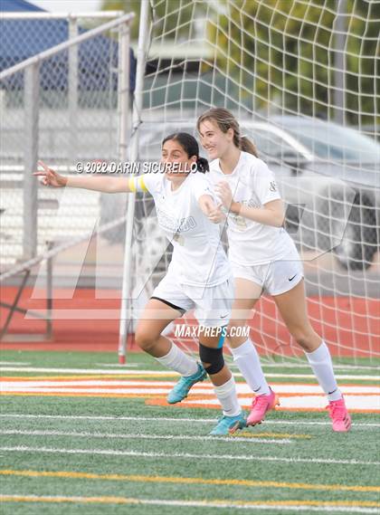 Thumbnail 2 in Verrado vs. Chandler (Coyote Classic Soccer Tournament) photogallery.