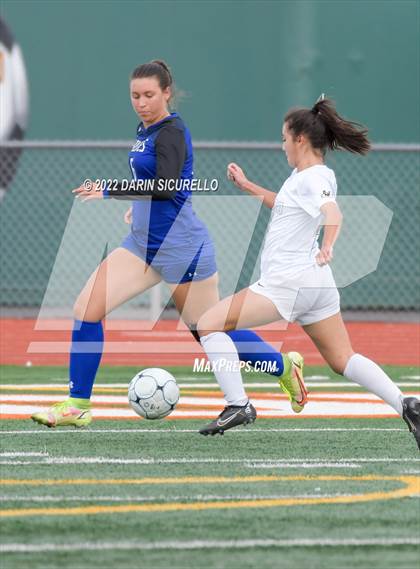 Thumbnail 2 in Verrado vs. Chandler (Coyote Classic Soccer Tournament) photogallery.