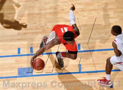 Thumbnail 3 in Etiwanda vs. Mater Dei (CIF SoCal Regional Open Division Final) photogallery.