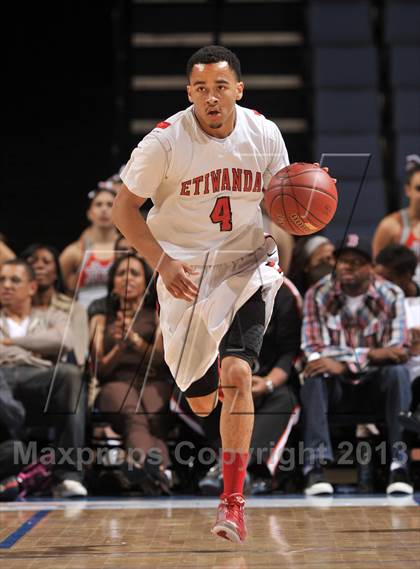 Thumbnail 1 in Etiwanda vs. Mater Dei (CIF SoCal Regional Open Division Final) photogallery.