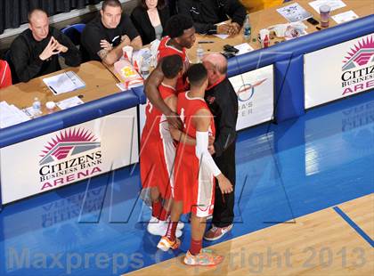 Thumbnail 3 in Etiwanda vs. Mater Dei (CIF SoCal Regional Open Division Final) photogallery.