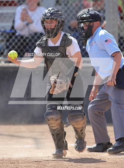 Thumbnail 3 in Emery vs. Morgan (UHSAA 3A Round 3) photogallery.
