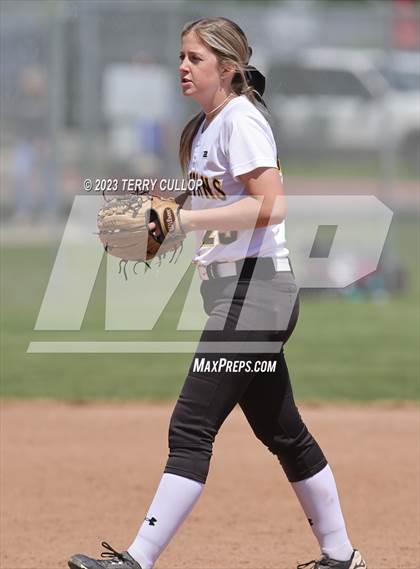 Thumbnail 2 in Emery vs. Morgan (UHSAA 3A Round 3) photogallery.