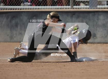 Thumbnail 2 in Emery vs. Morgan (UHSAA 3A Round 3) photogallery.