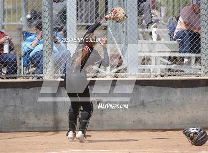 Thumbnail 2 in Emery vs. Morgan (UHSAA 3A Round 3) photogallery.