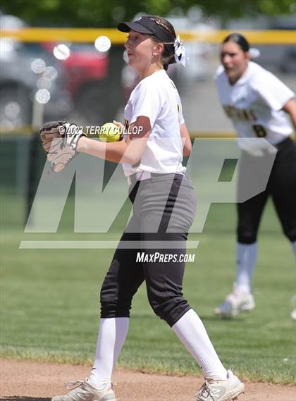 Thumbnail 1 in Emery vs. Morgan (UHSAA 3A Round 3) photogallery.