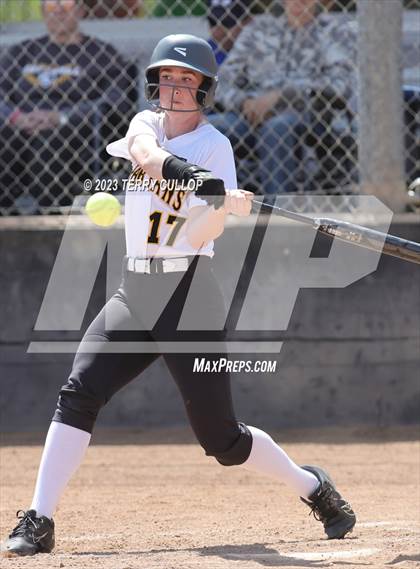 Thumbnail 3 in Emery vs. Morgan (UHSAA 3A Round 3) photogallery.