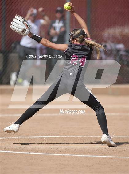 Thumbnail 2 in Emery vs. Morgan (UHSAA 3A Round 3) photogallery.