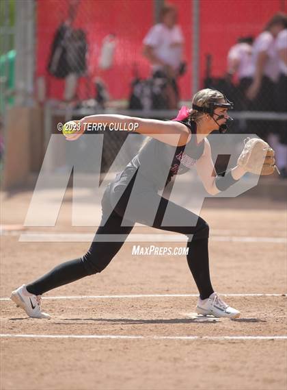 Thumbnail 2 in Emery vs. Morgan (UHSAA 3A Round 3) photogallery.