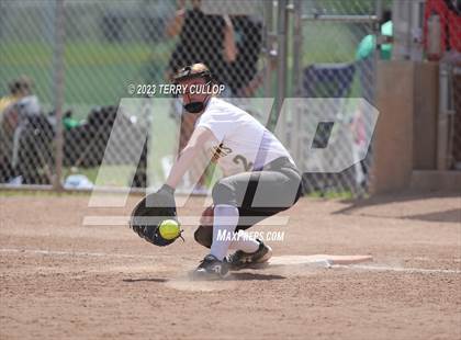 Thumbnail 2 in Emery vs. Morgan (UHSAA 3A Round 3) photogallery.