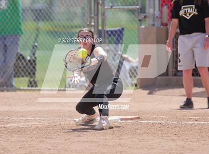 Thumbnail 2 in Emery vs. Morgan (UHSAA 3A Round 3) photogallery.