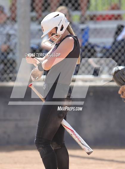 Thumbnail 1 in Emery vs. Morgan (UHSAA 3A Round 3) photogallery.