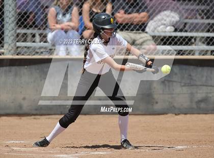 Thumbnail 2 in Emery vs. Morgan (UHSAA 3A Round 3) photogallery.