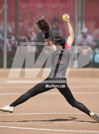 Thumbnail 2 in Emery vs. Morgan (UHSAA 3A Round 3) photogallery.