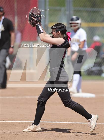 Thumbnail 1 in Emery vs. Morgan (UHSAA 3A Round 3) photogallery.