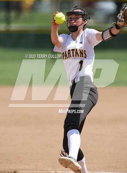 Thumbnail 1 in Emery vs. Morgan (UHSAA 3A Round 3) photogallery.