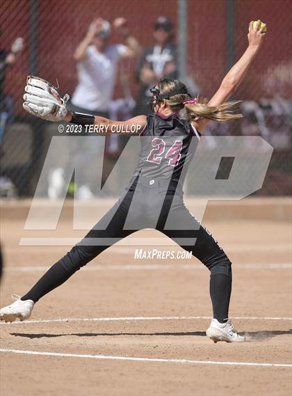 Thumbnail 3 in Emery vs. Morgan (UHSAA 3A Round 3) photogallery.