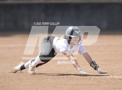 Thumbnail 2 in Emery vs. Morgan (UHSAA 3A Round 3) photogallery.