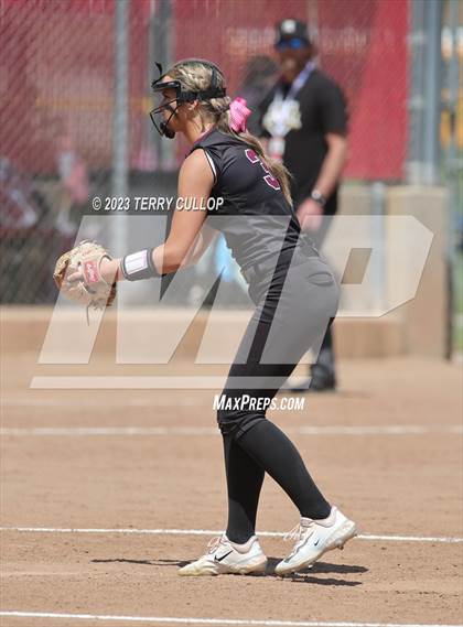 Thumbnail 2 in Emery vs. Morgan (UHSAA 3A Round 3) photogallery.
