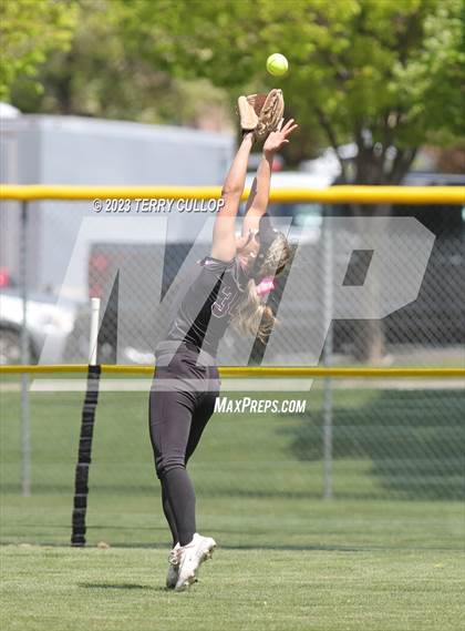 Thumbnail 3 in Emery vs. Morgan (UHSAA 3A Round 3) photogallery.