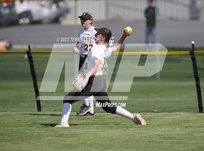 Thumbnail 3 in Emery vs. Morgan (UHSAA 3A Round 3) photogallery.