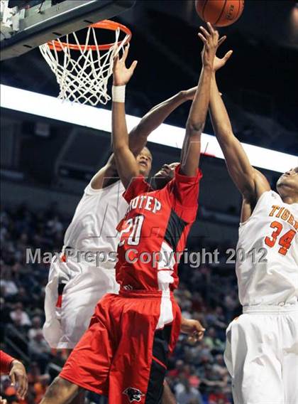 Thumbnail 3 in Imhotep Charter vs. Beaver Falls (PIAA AA Final) photogallery.