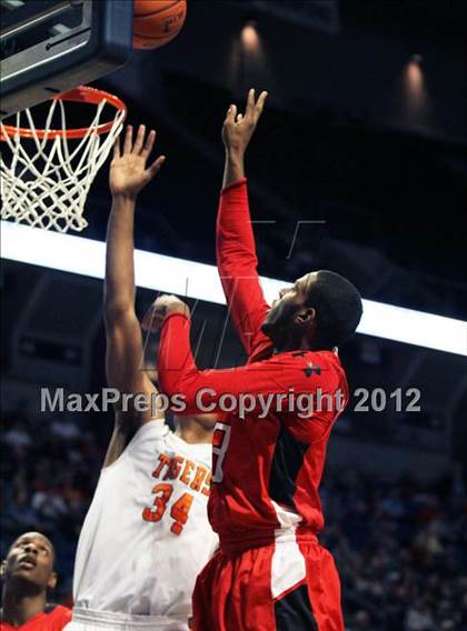 Thumbnail 2 in Imhotep Charter vs. Beaver Falls (PIAA AA Final) photogallery.