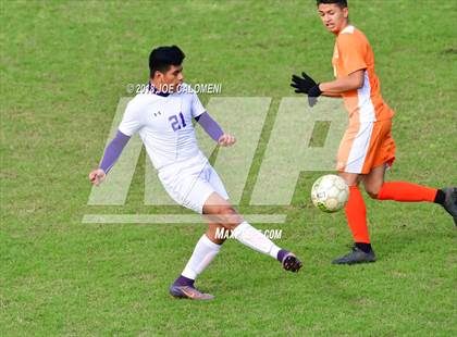 Thumbnail 2 in Burbank vs. Brackenridge photogallery.