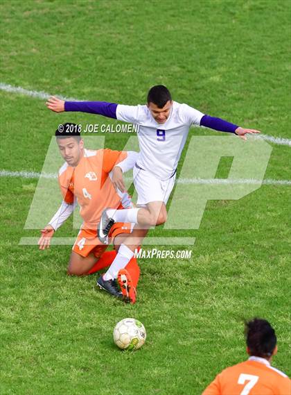 Thumbnail 2 in Burbank vs. Brackenridge photogallery.