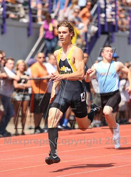 Thumbnail 2 in WPIAL 2A/3A Track and Field Championships photogallery.
