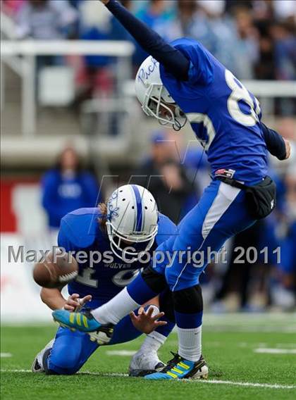 Thumbnail 1 in Syracuse vs Fremont (5A Semifinal) photogallery.