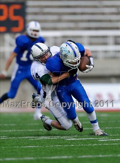 Thumbnail 3 in Syracuse vs Fremont (5A Semifinal) photogallery.