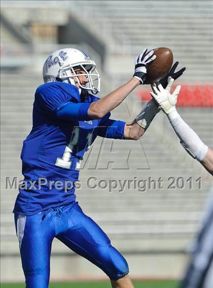 Thumbnail 1 in Syracuse vs Fremont (5A Semifinal) photogallery.