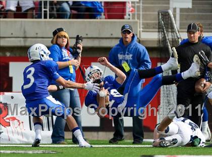 Thumbnail 1 in Syracuse vs Fremont (5A Semifinal) photogallery.