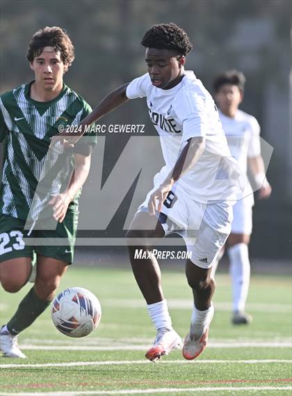 Thumbnail 1 in Servite vs. De La Salle (SoCal College Showcase) photogallery.