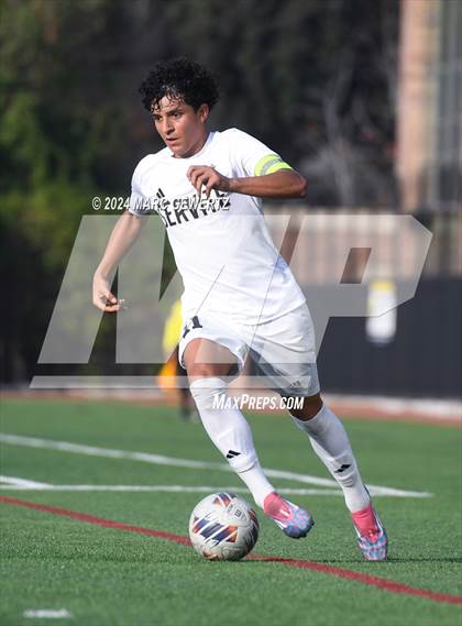 Thumbnail 3 in Servite vs. De La Salle (SoCal College Showcase) photogallery.