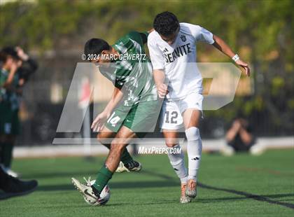 Thumbnail 1 in Servite vs. De La Salle (SoCal College Showcase) photogallery.