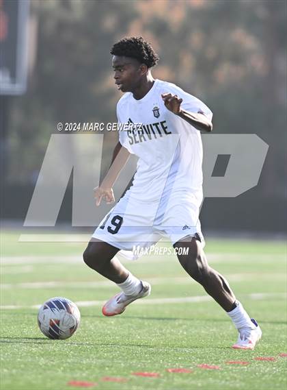 Thumbnail 3 in Servite vs. De La Salle (SoCal College Showcase) photogallery.
