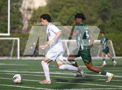 Thumbnail 2 in Servite vs. De La Salle (SoCal College Showcase) photogallery.