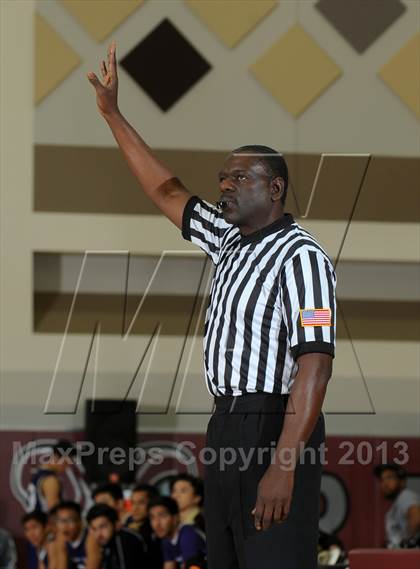 Thumbnail 2 in Diamond Bar vs. Cabrillo (MaxPreps Holiday Classic) photogallery.