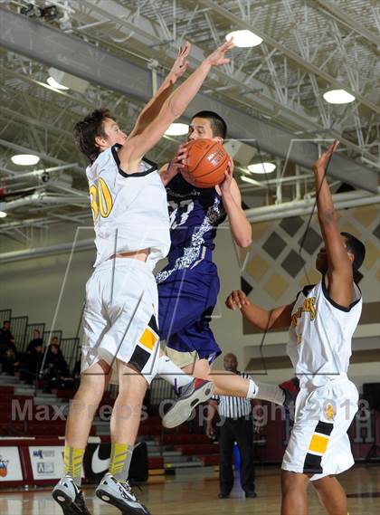 Thumbnail 3 in Diamond Bar vs. Cabrillo (MaxPreps Holiday Classic) photogallery.