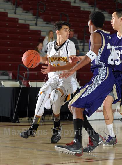 Thumbnail 1 in Diamond Bar vs. Cabrillo (MaxPreps Holiday Classic) photogallery.