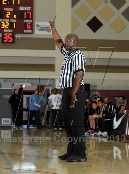 Thumbnail 2 in Diamond Bar vs. Cabrillo (MaxPreps Holiday Classic) photogallery.