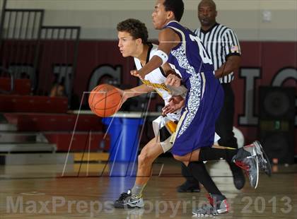 Thumbnail 3 in Diamond Bar vs. Cabrillo (MaxPreps Holiday Classic) photogallery.